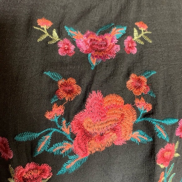 Umgee Boho Cold Shoulder ToonEmbroidery Floral - Picture 6 of 11